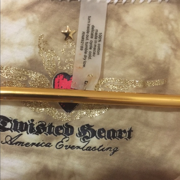 Twisted Heart tee - Picture 3 of 3